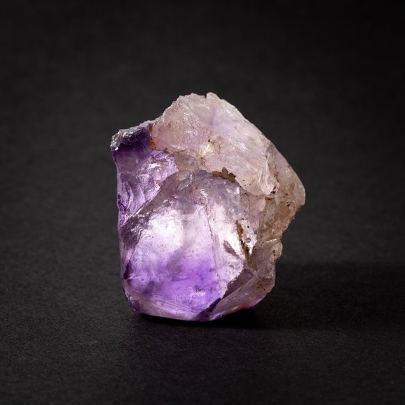 Unique form of translucent Illinois fluorite cube natural specimen - Picture 11 of 11